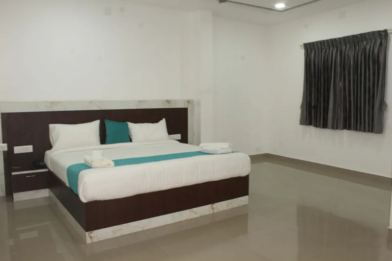 Hotel CAPS Premium Suite Room Category